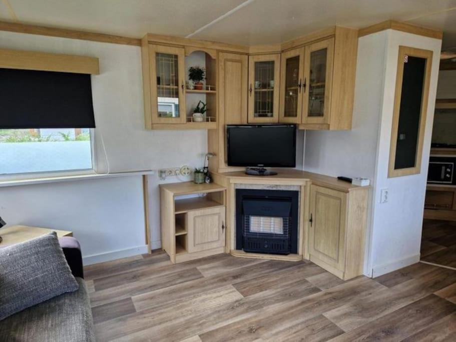 Chalet 14 Met Airco Familiecamping De Tien Heugten Schoonloo Drenthe Esterno foto