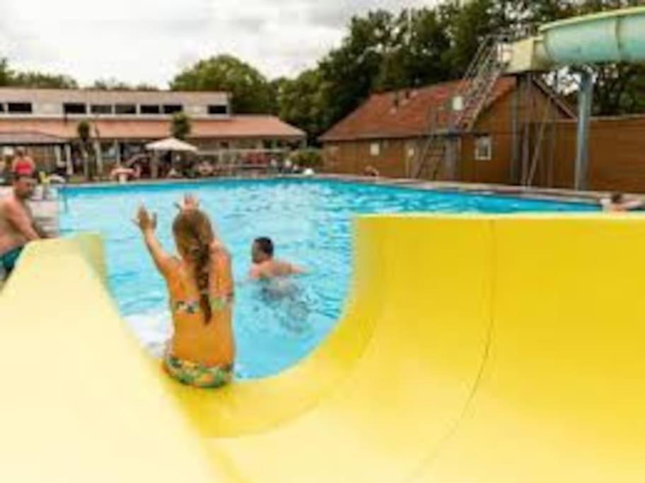 Chalet 14 Met Airco Familiecamping De Tien Heugten Schoonloo Drenthe Esterno foto