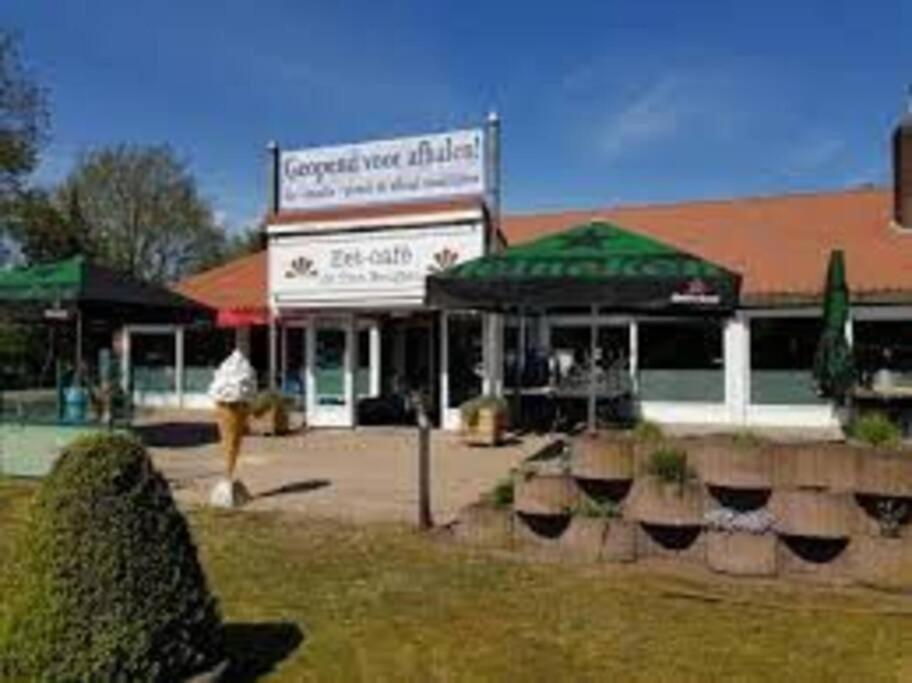 Chalet 14 Met Airco Familiecamping De Tien Heugten Schoonloo Drenthe Esterno foto